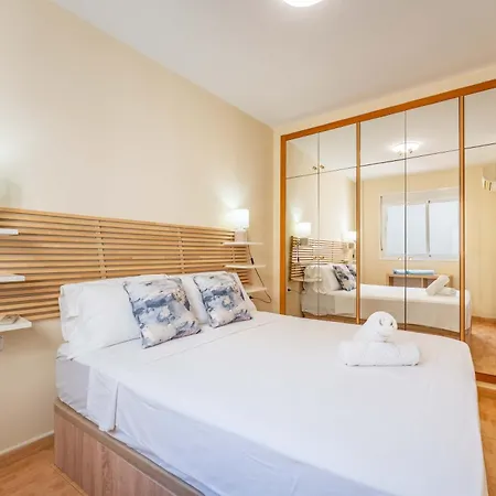 Boliches Rooftop Retreat • 1br Sleeps 3 - Pass The Keys 아파트