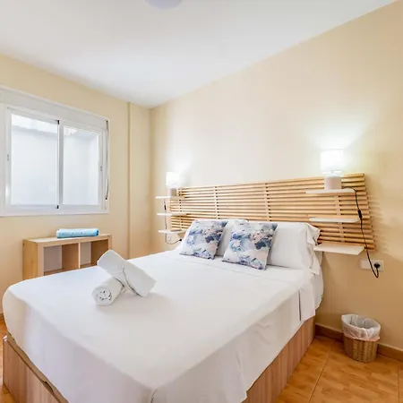 아파트 Boliches Rooftop Retreat • 1br Sleeps 3 - Pass The Keys 푸엔히롤라