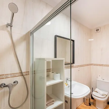 Boliches Rooftop Retreat • 1br Sleeps 3 - Pass The Keys 푸엔히롤라