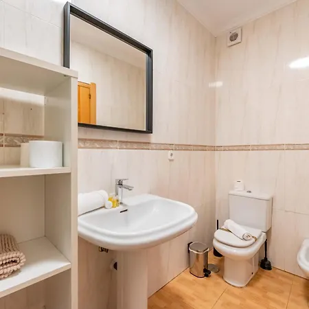 Boliches Rooftop Retreat • 1br Sleeps 3 - Pass The Keys 아파트 푸엔히롤라