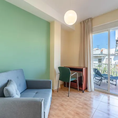 Boliches Rooftop Retreat • 1br Sleeps 3 - Pass The Keys 아파트 *