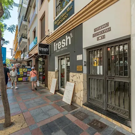 Boliches Rooftop Retreat • 1br Sleeps 3 - Pass The Keys * 푸엔히롤라