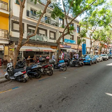 Boliches Rooftop Retreat • 1br Sleeps 3 - Pass The Keys * 푸엔히롤라
